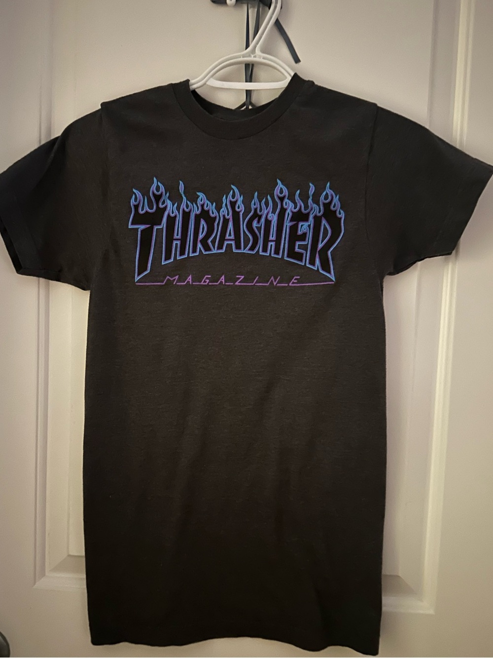 🔵 Thrasher Magazine Flame Logo T-shirt (Blue/Purple)